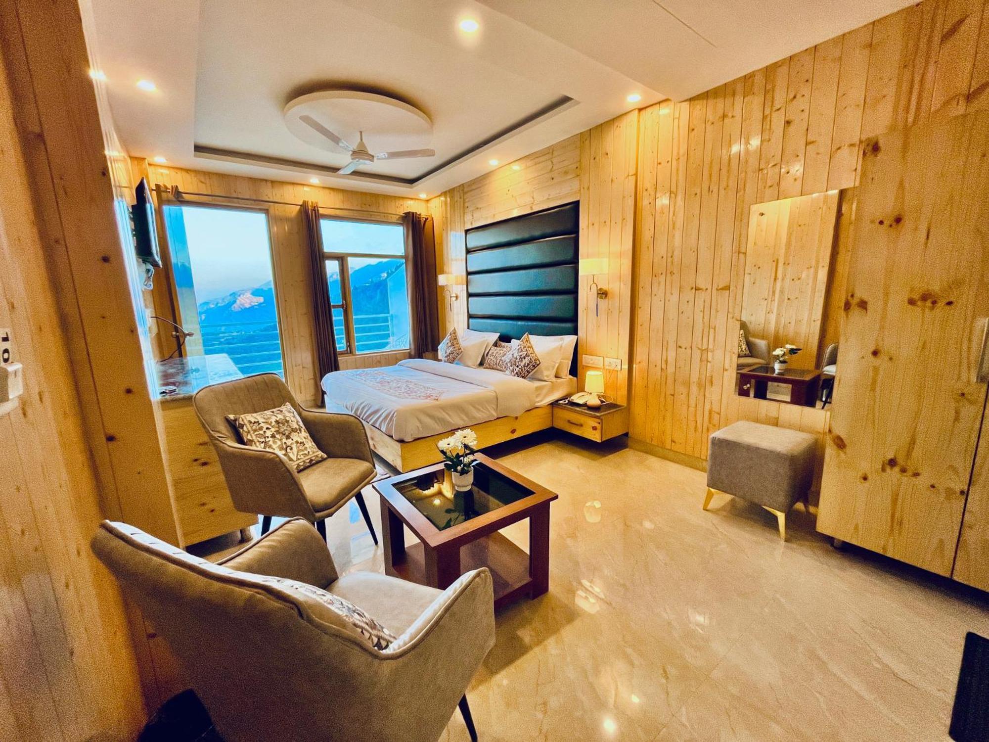 Hotel Classic Crown - #Scenic Mountain View #Open Terrace #Parking #Premium Rooms With Balcony #Guest Preferred #Best Selling Hotel In มัสซูรี ภายนอก รูปภาพ