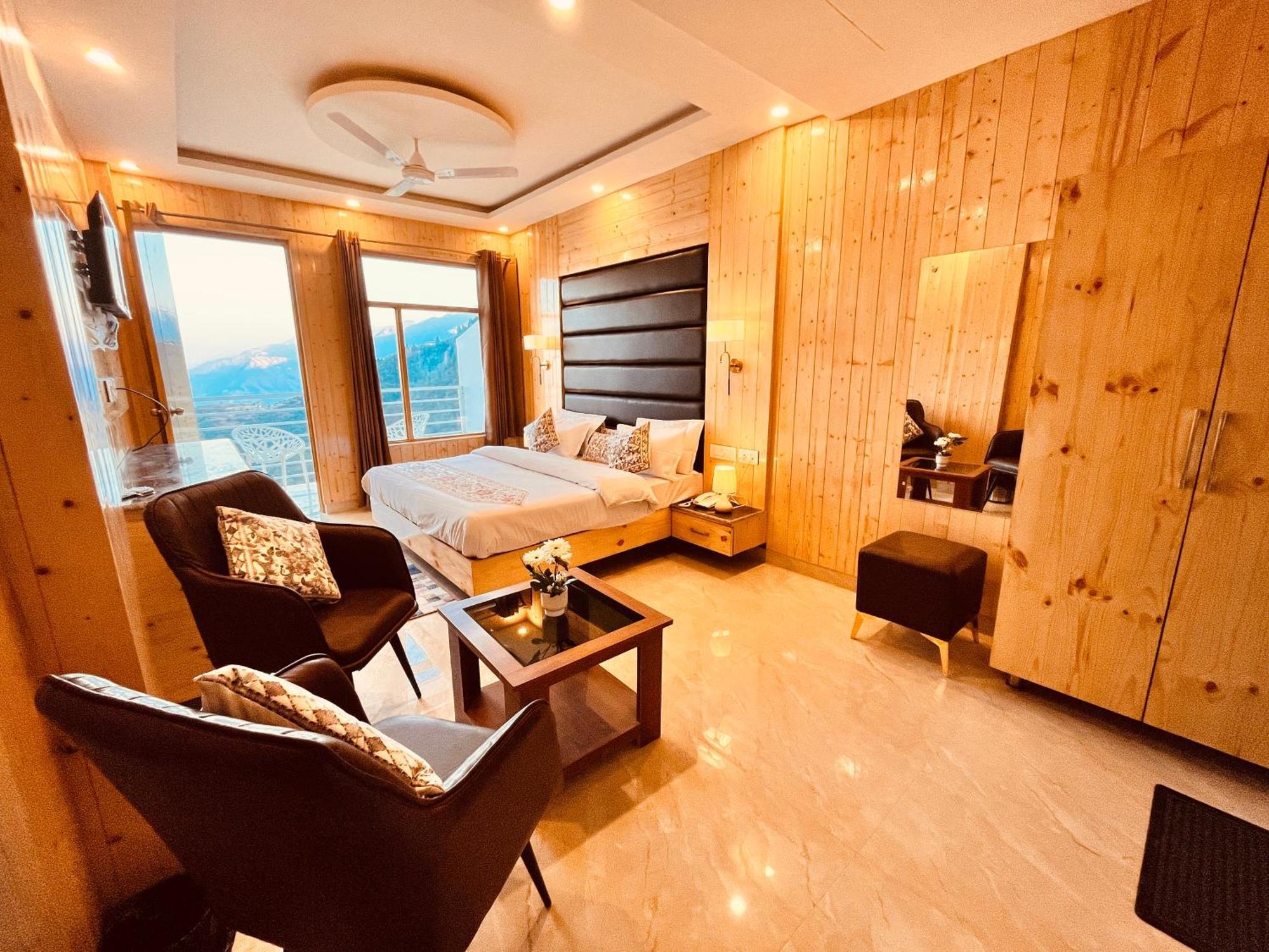 Hotel Classic Crown - #Scenic Mountain View #Open Terrace #Parking #Premium Rooms With Balcony #Guest Preferred #Best Selling Hotel In มัสซูรี ภายนอก รูปภาพ