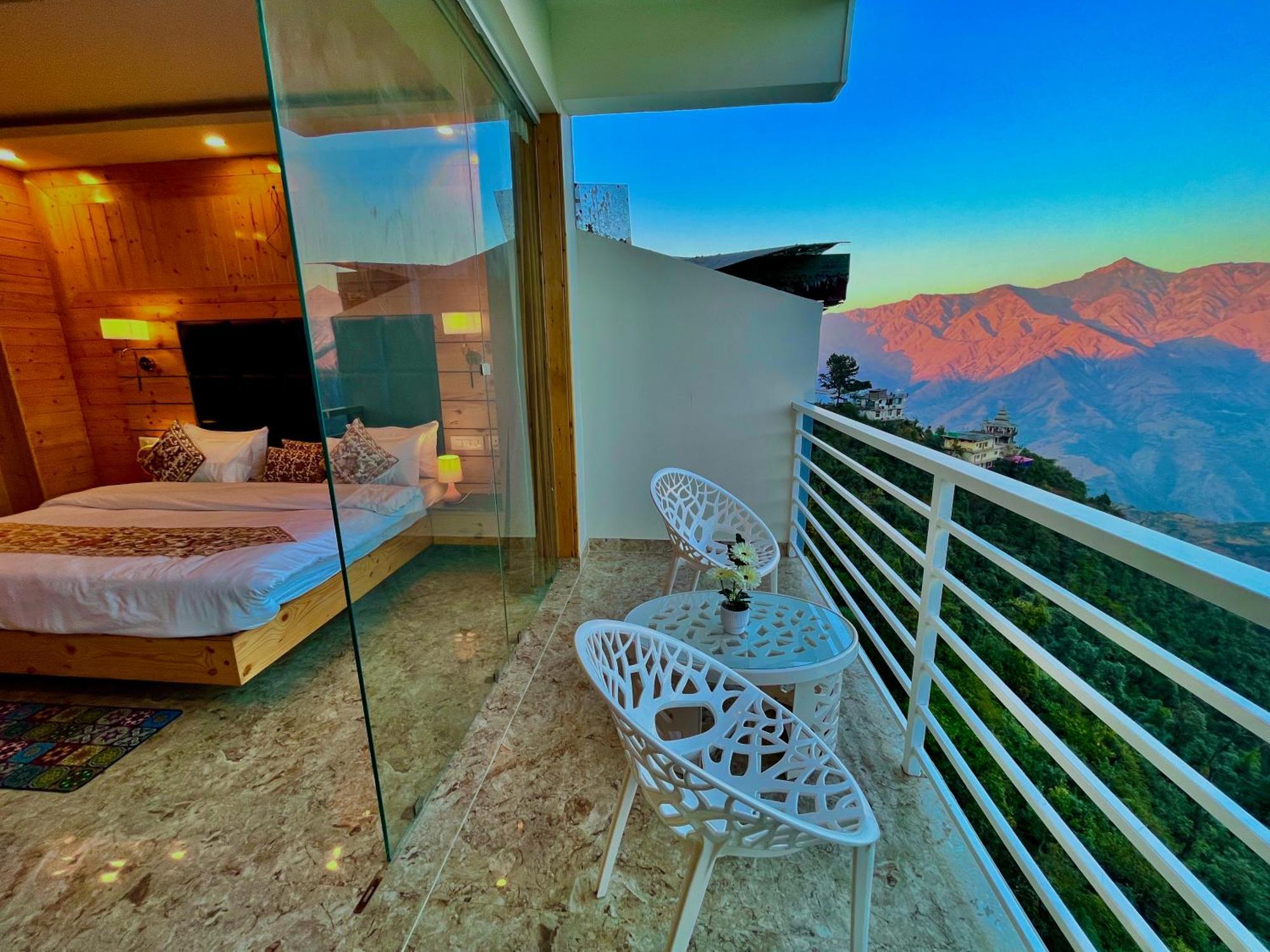 Hotel Classic Crown - #Scenic Mountain View #Open Terrace #Parking #Premium Rooms With Balcony #Guest Preferred #Best Selling Hotel In มัสซูรี ภายนอก รูปภาพ