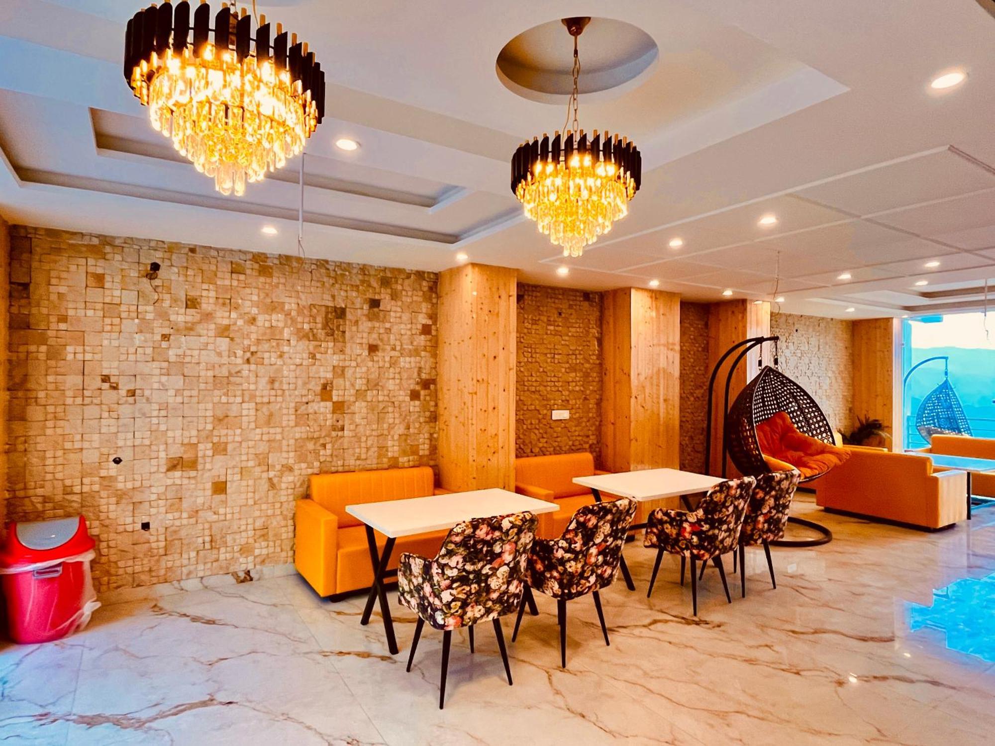 Hotel Classic Crown - #Scenic Mountain View #Open Terrace #Parking #Premium Rooms With Balcony #Guest Preferred #Best Selling Hotel In มัสซูรี ภายนอก รูปภาพ