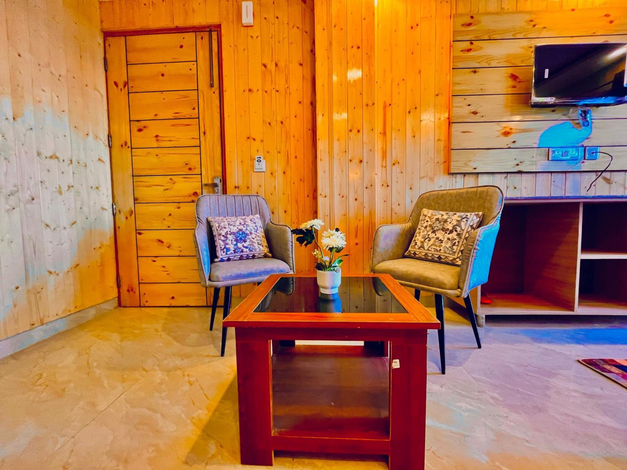 Hotel Classic Crown - #Scenic Mountain View #Open Terrace #Parking #Premium Rooms With Balcony #Guest Preferred #Best Selling Hotel In มัสซูรี ภายนอก รูปภาพ