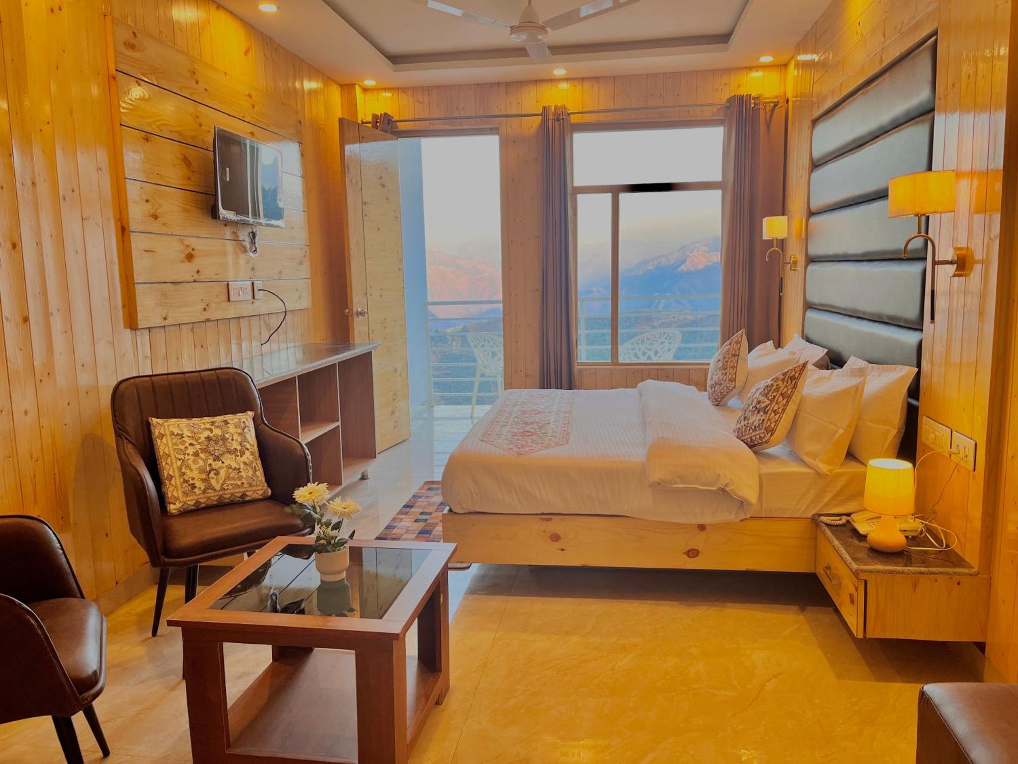 Hotel Classic Crown - #Scenic Mountain View #Open Terrace #Parking #Premium Rooms With Balcony #Guest Preferred #Best Selling Hotel In มัสซูรี ภายนอก รูปภาพ