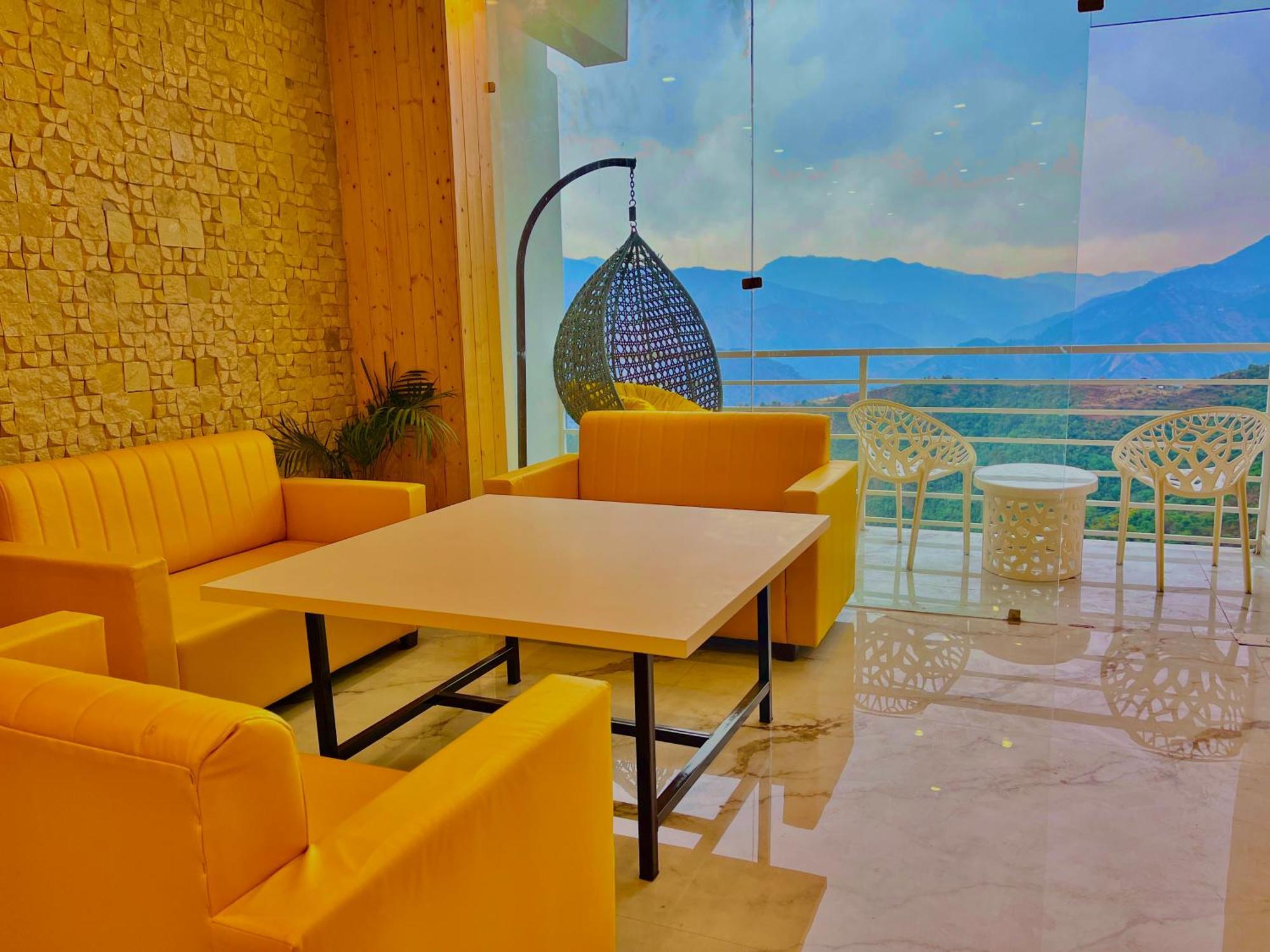 Hotel Classic Crown - #Scenic Mountain View #Open Terrace #Parking #Premium Rooms With Balcony #Guest Preferred #Best Selling Hotel In มัสซูรี ภายนอก รูปภาพ