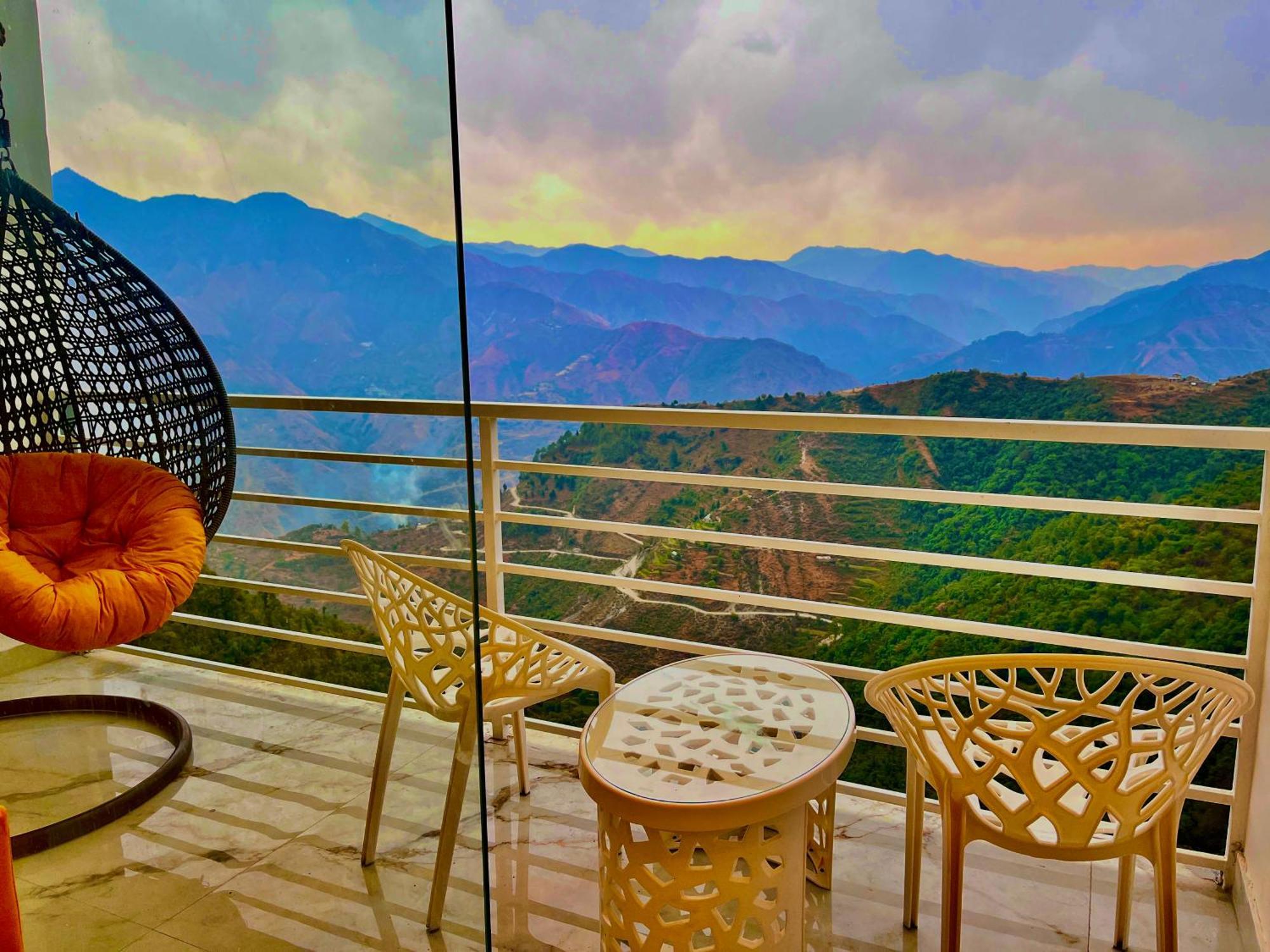 Hotel Classic Crown - #Scenic Mountain View #Open Terrace #Parking #Premium Rooms With Balcony #Guest Preferred #Best Selling Hotel In มัสซูรี ภายนอก รูปภาพ